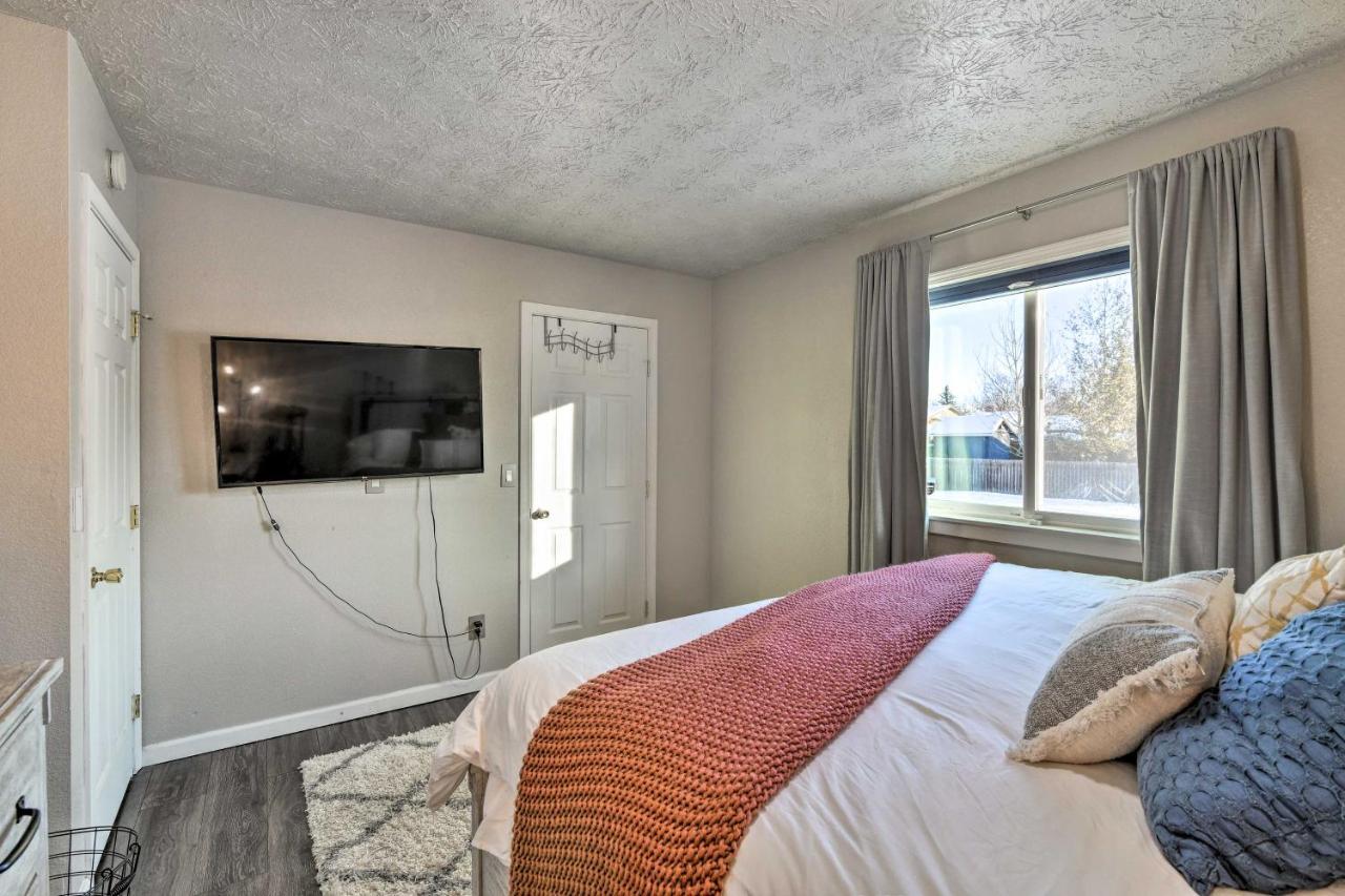 Updated Townhome Near Airport And Shopping! アンカレッジ エクステリア 写真