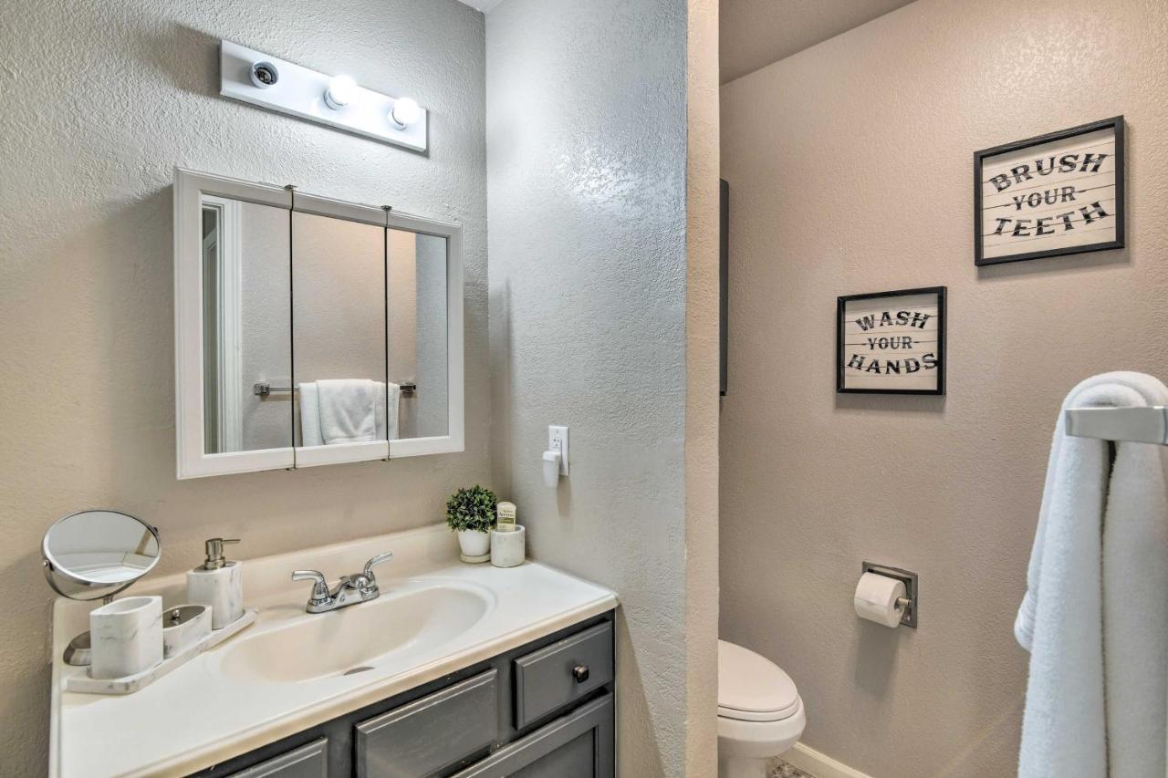 Updated Townhome Near Airport And Shopping! アンカレッジ エクステリア 写真
