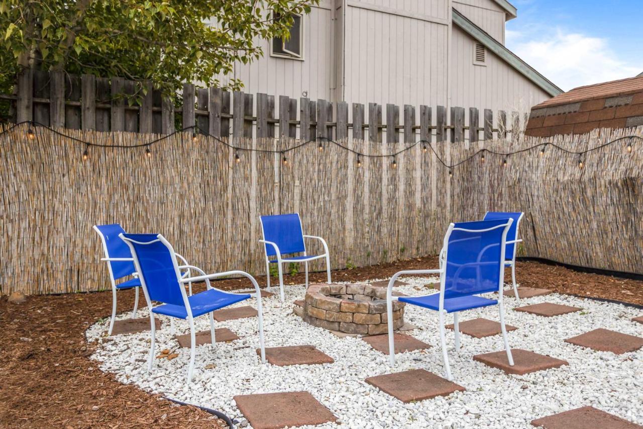 Updated Townhome Near Airport And Shopping! アンカレッジ エクステリア 写真