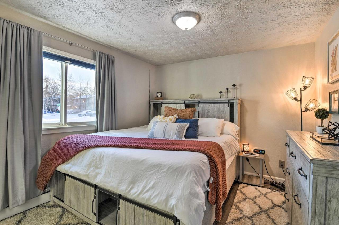 Updated Townhome Near Airport And Shopping! アンカレッジ エクステリア 写真