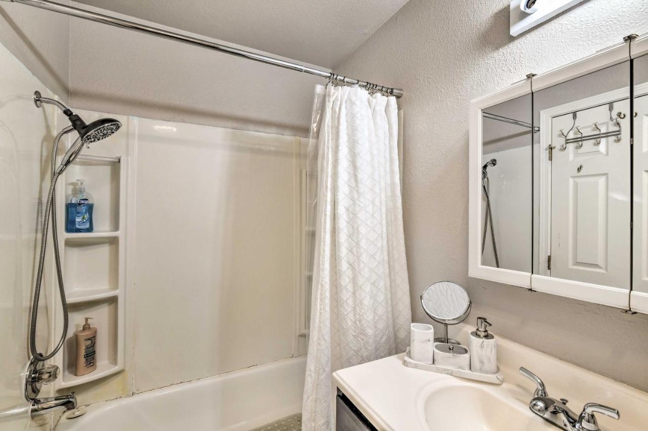 Updated Townhome Near Airport And Shopping! アンカレッジ エクステリア 写真