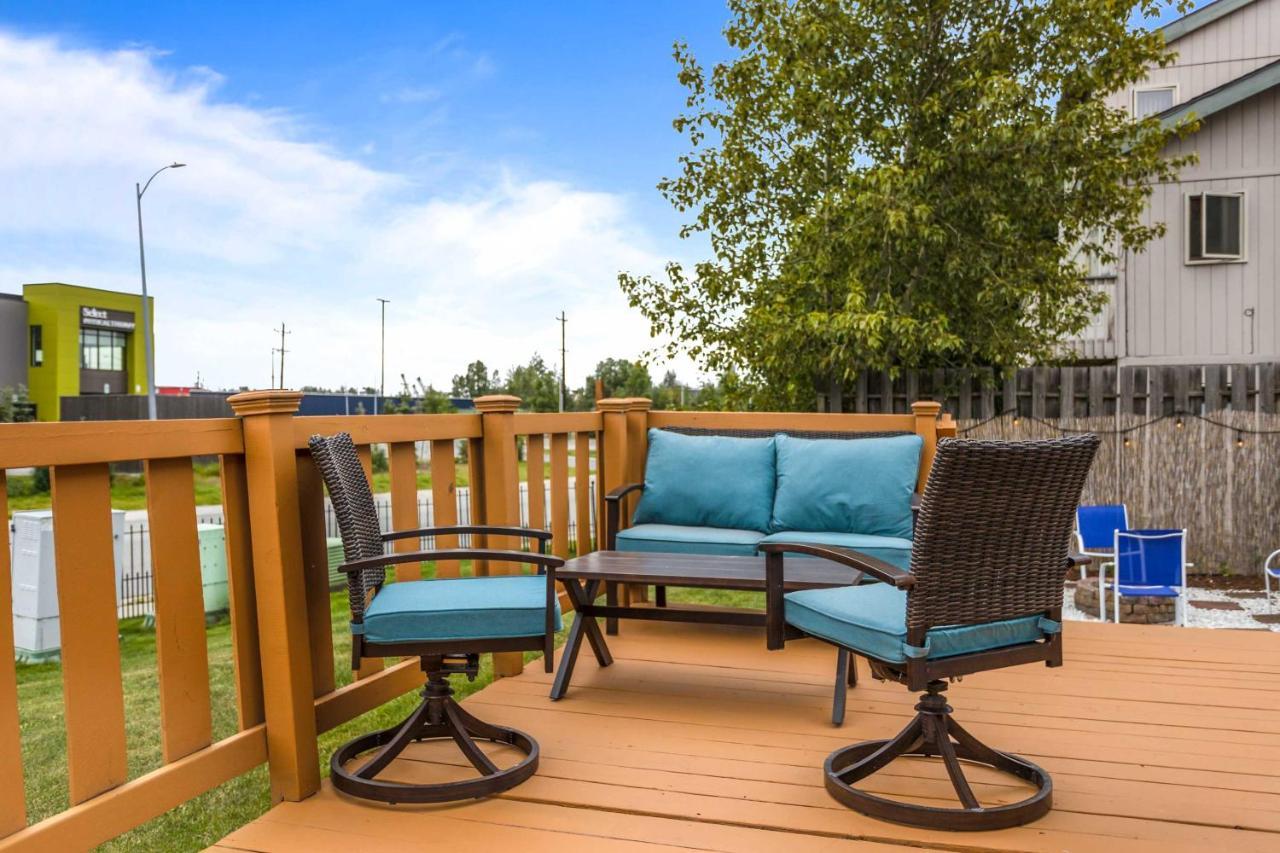 Updated Townhome Near Airport And Shopping! アンカレッジ エクステリア 写真
